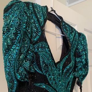 Black and green dress pencil skirt,shoulder pad!